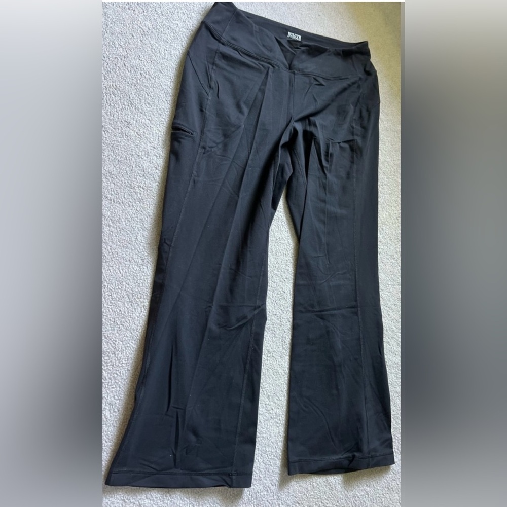 Duluth Women's Black Pants